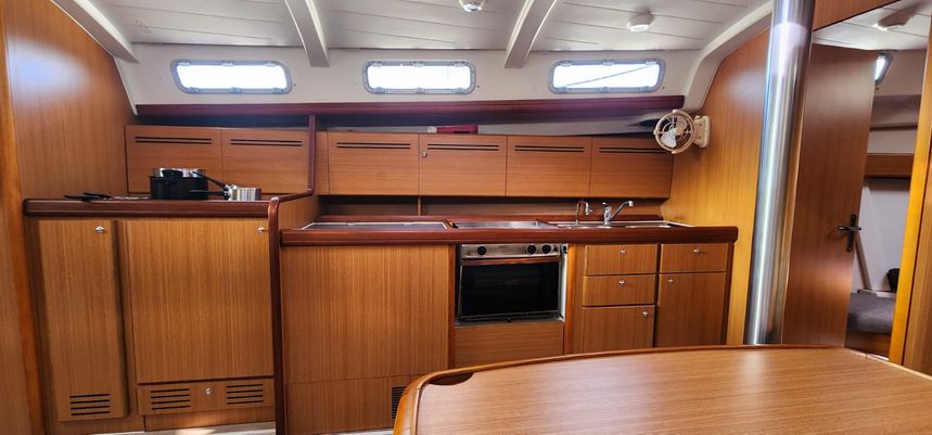 Beneteau Cyclades 43.4 | Grace of Rockfleet