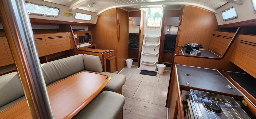 Beneteau Cyclades 43.4 | Grace of Rockfleet