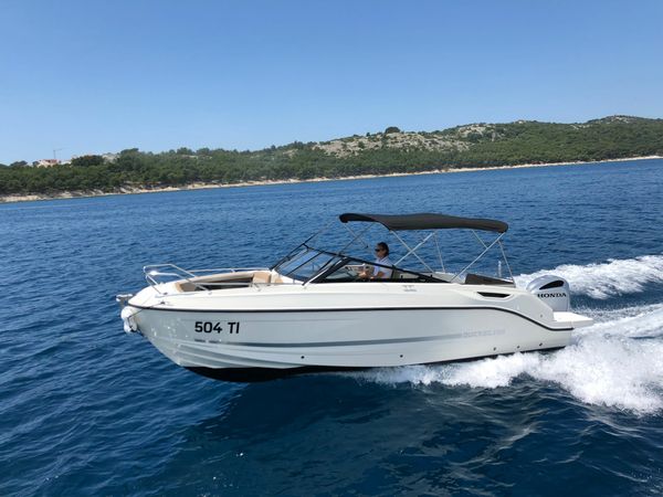 Quicksilver 755 | Bowrider