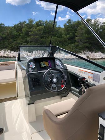 Quicksilver 755 | Bowrider