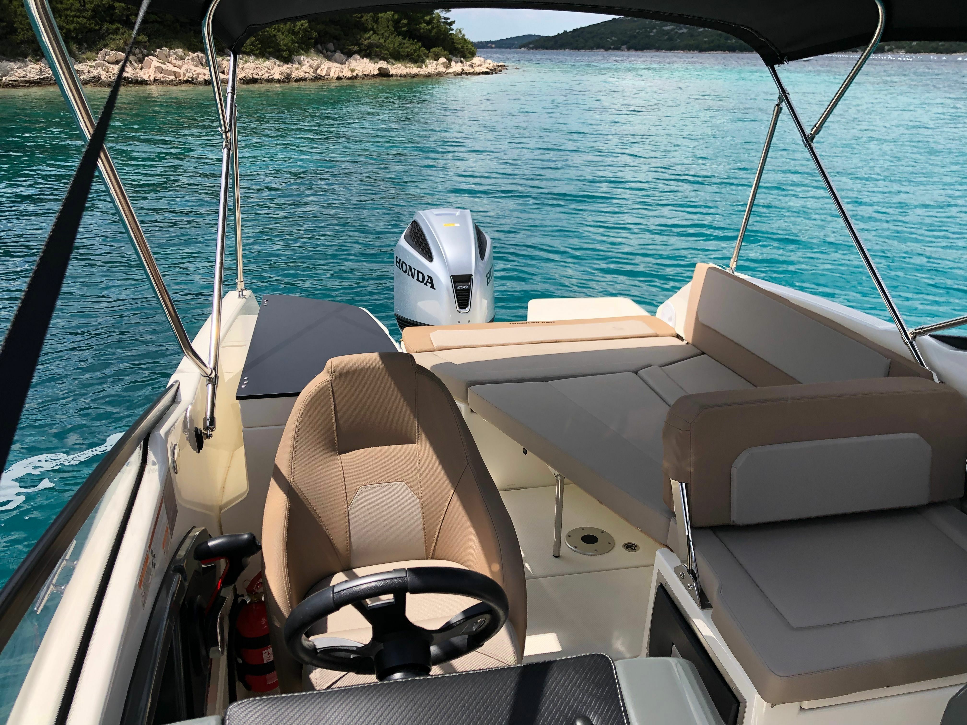 Quicksilver 755 | Bowrider