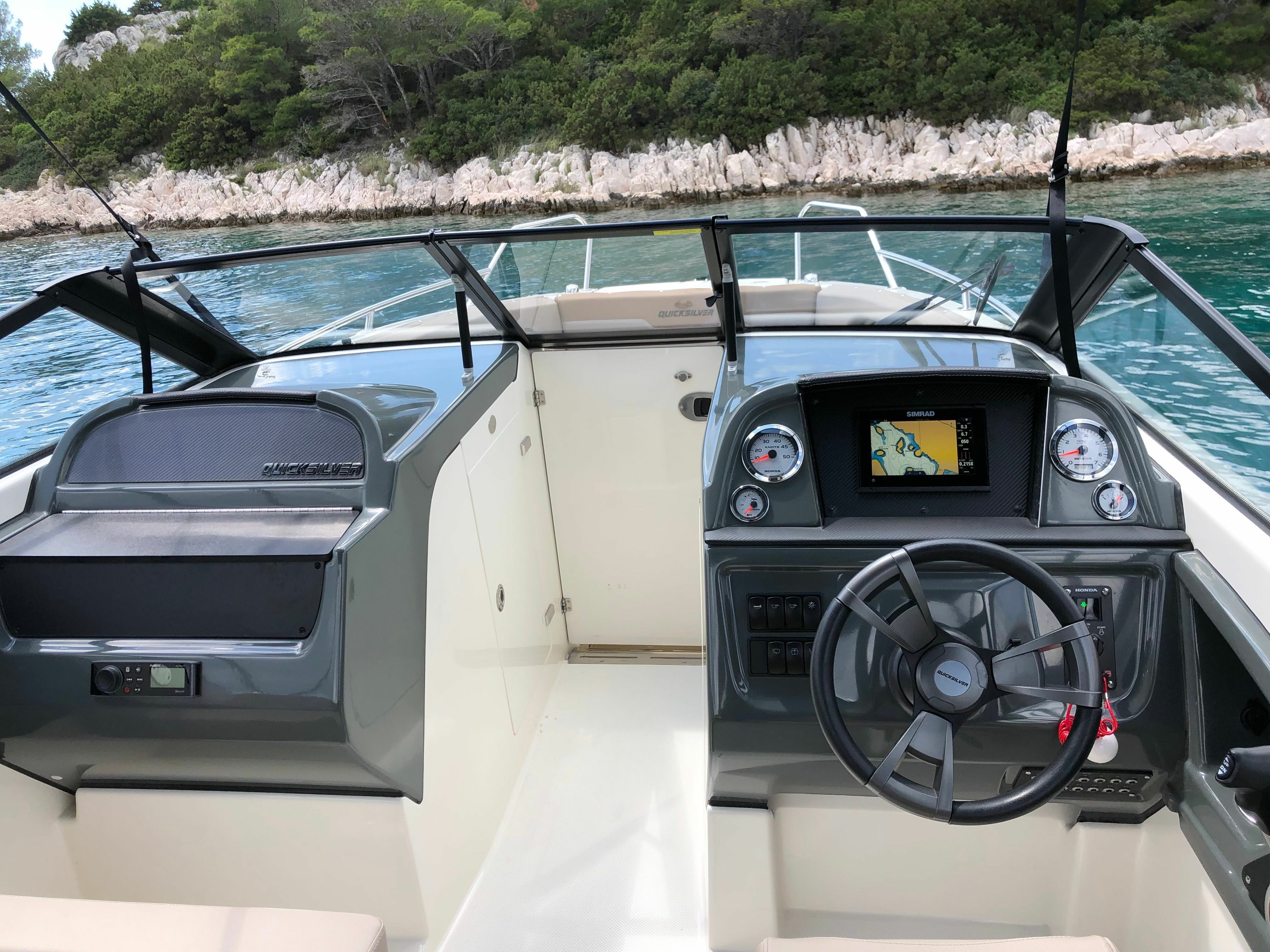 Quicksilver 755 | Bowrider