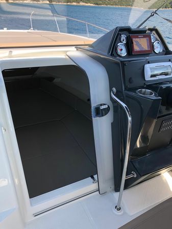 Quicksilver 755 | SunDeck