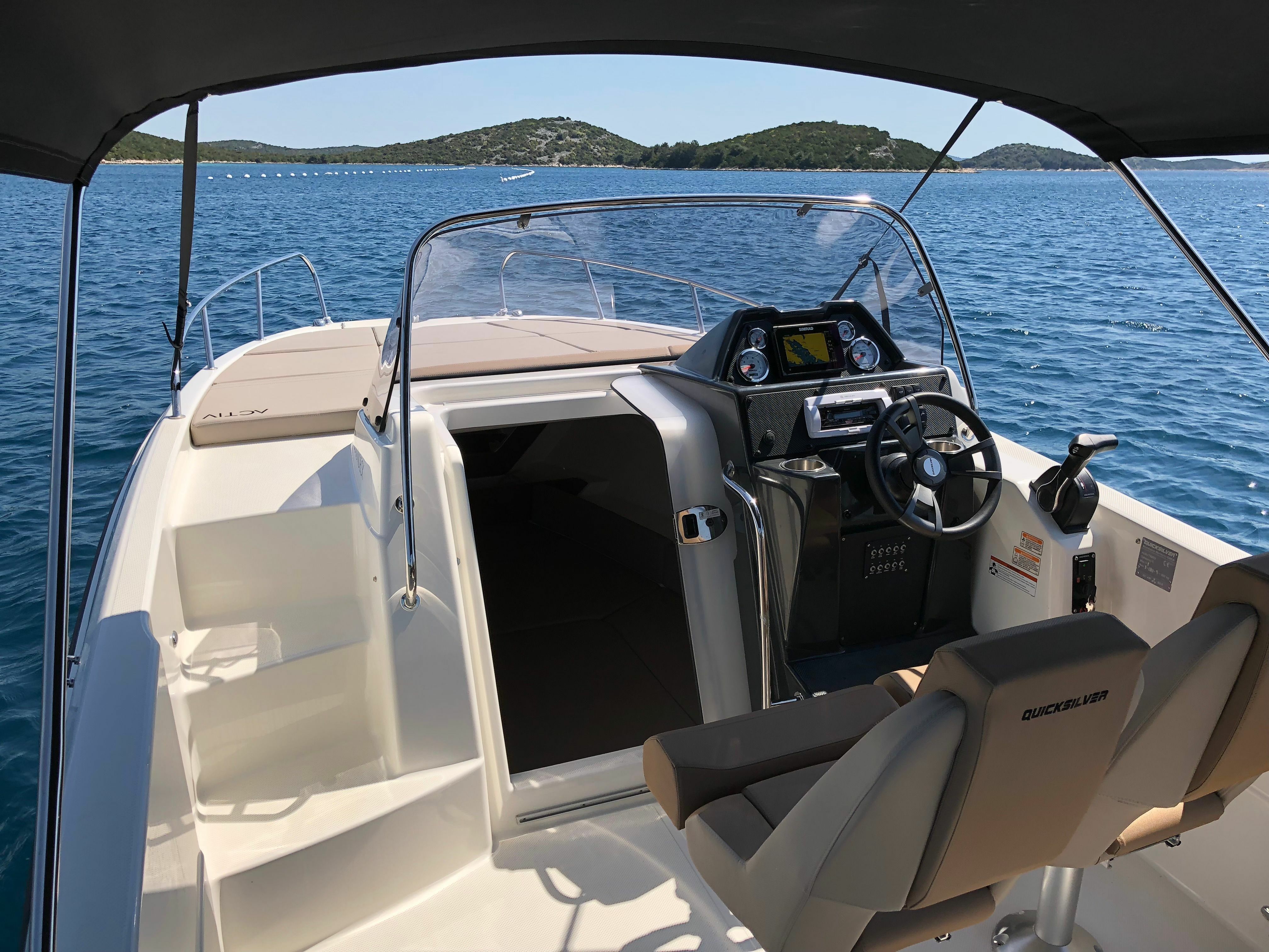 Quicksilver 755 | SunDeck