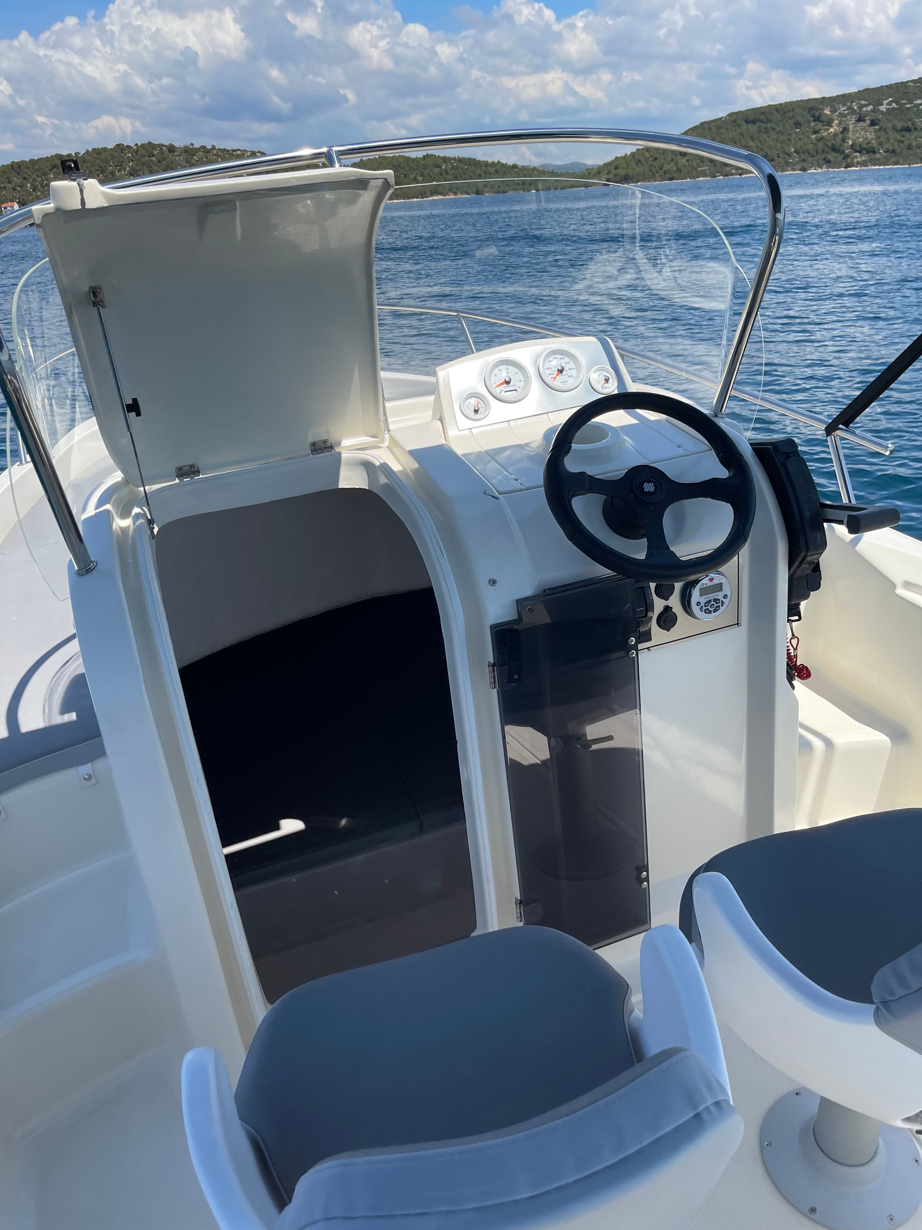 Fisher 20 | SunDeck