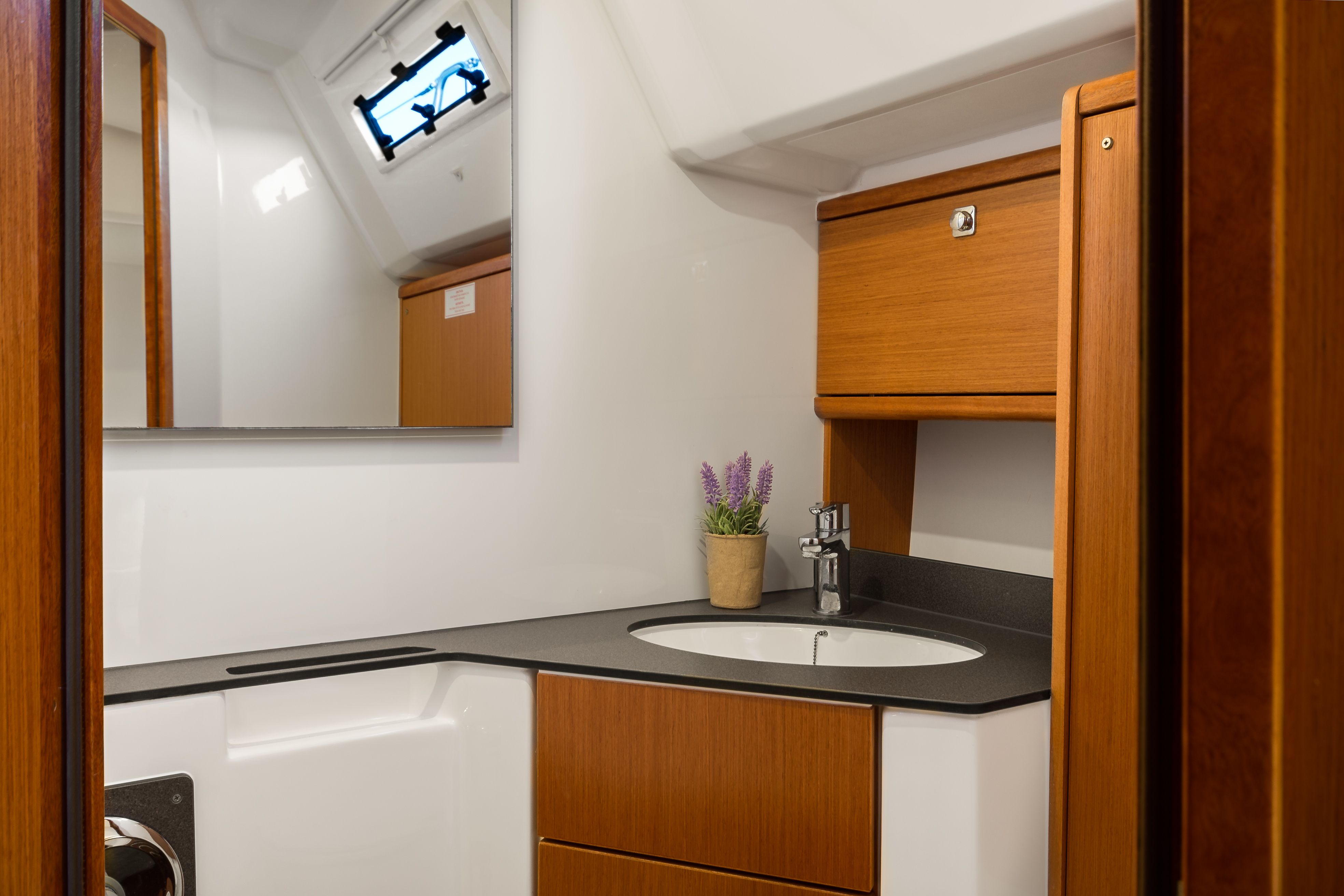 Bavaria Cruiser 46 | Queen Dina