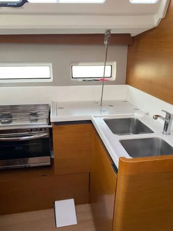 Jeanneau Sun Odyssey 440 | Gojiberry