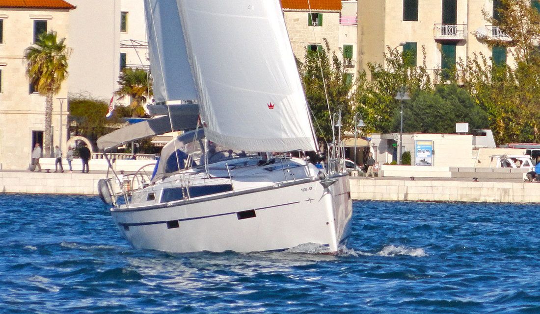 Bavaria Cruiser 37 | Lirica