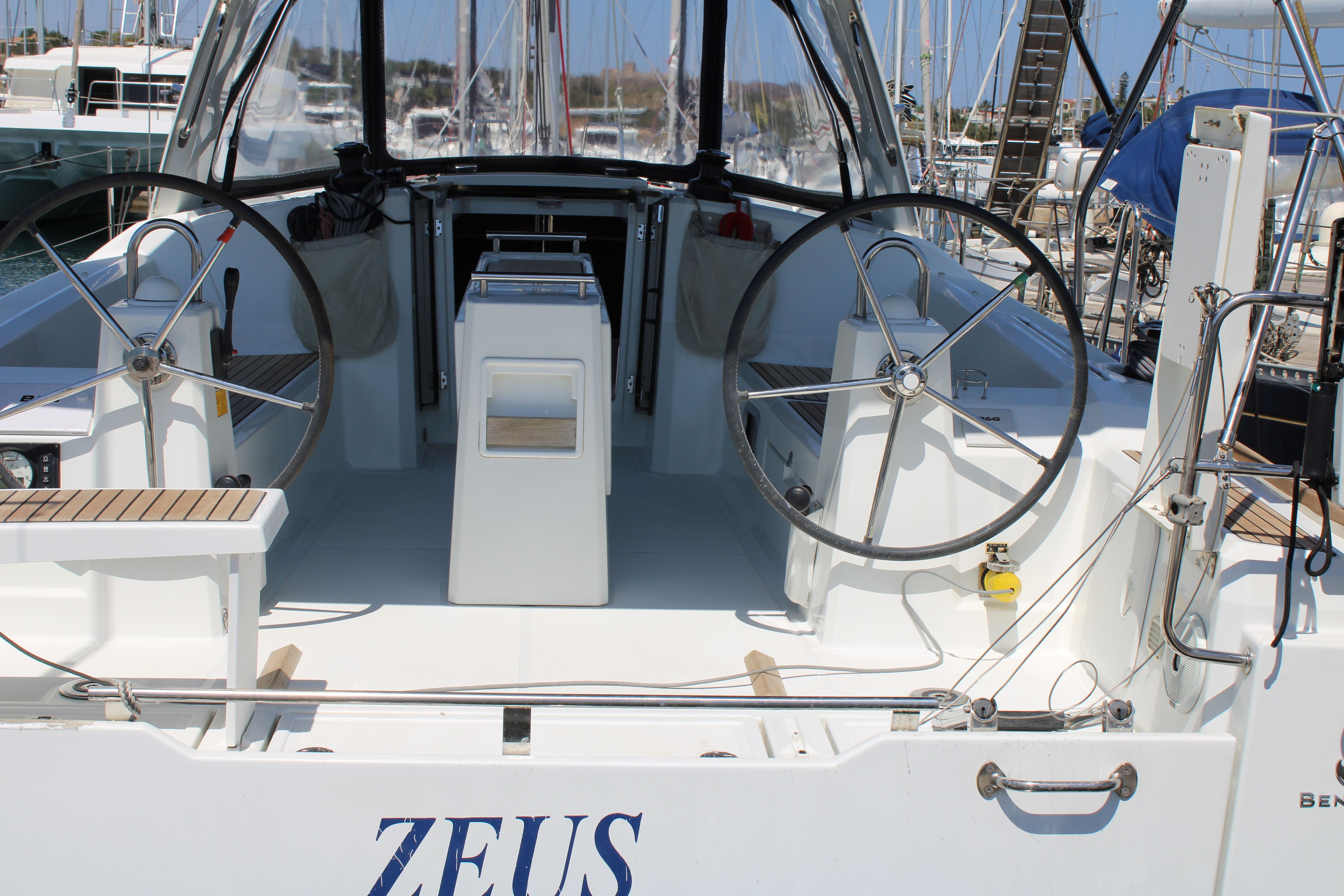 Beneteau Oceanis 38 | Zeus