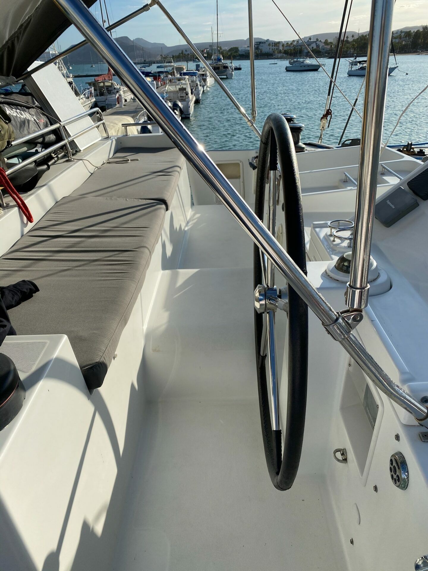 Lagoon 450 F | Hydra 11