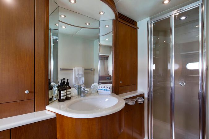 Sunseeker 82 | Alani