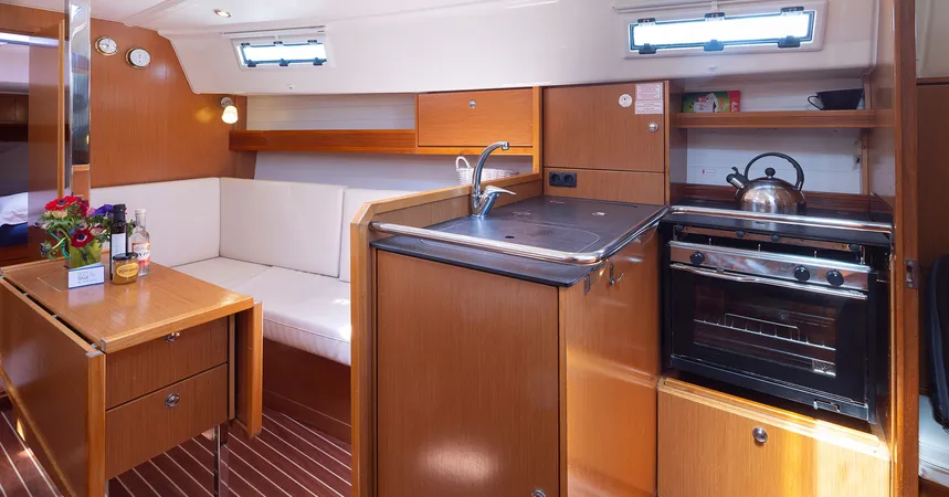 Bavaria Cruiser 32 | Anemos10