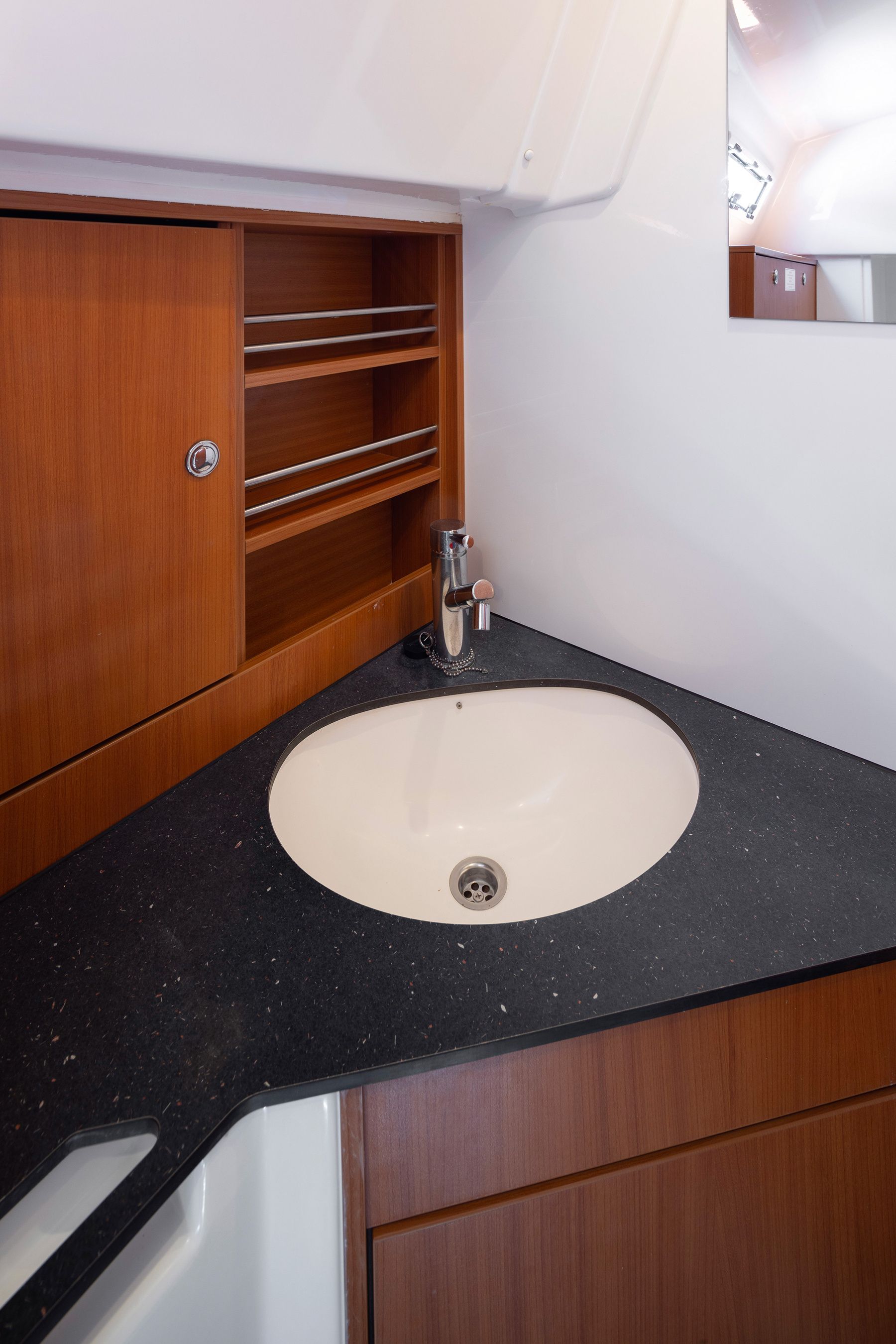 Bavaria Cruiser 32 | Anemos16