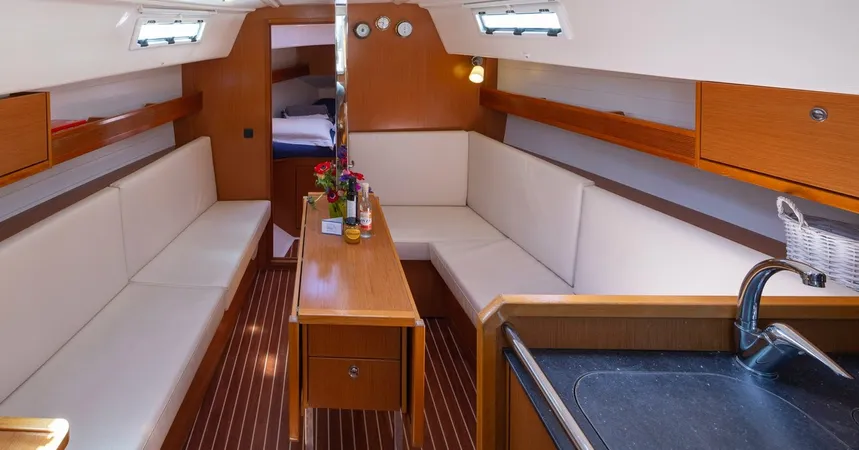 Bavaria Cruiser 32 | Anemos11