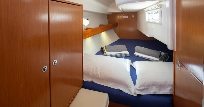 Bavaria Cruiser 32 | Anemos13