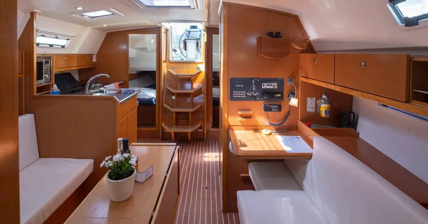 Bavaria Cruiser 36 | Ionio10