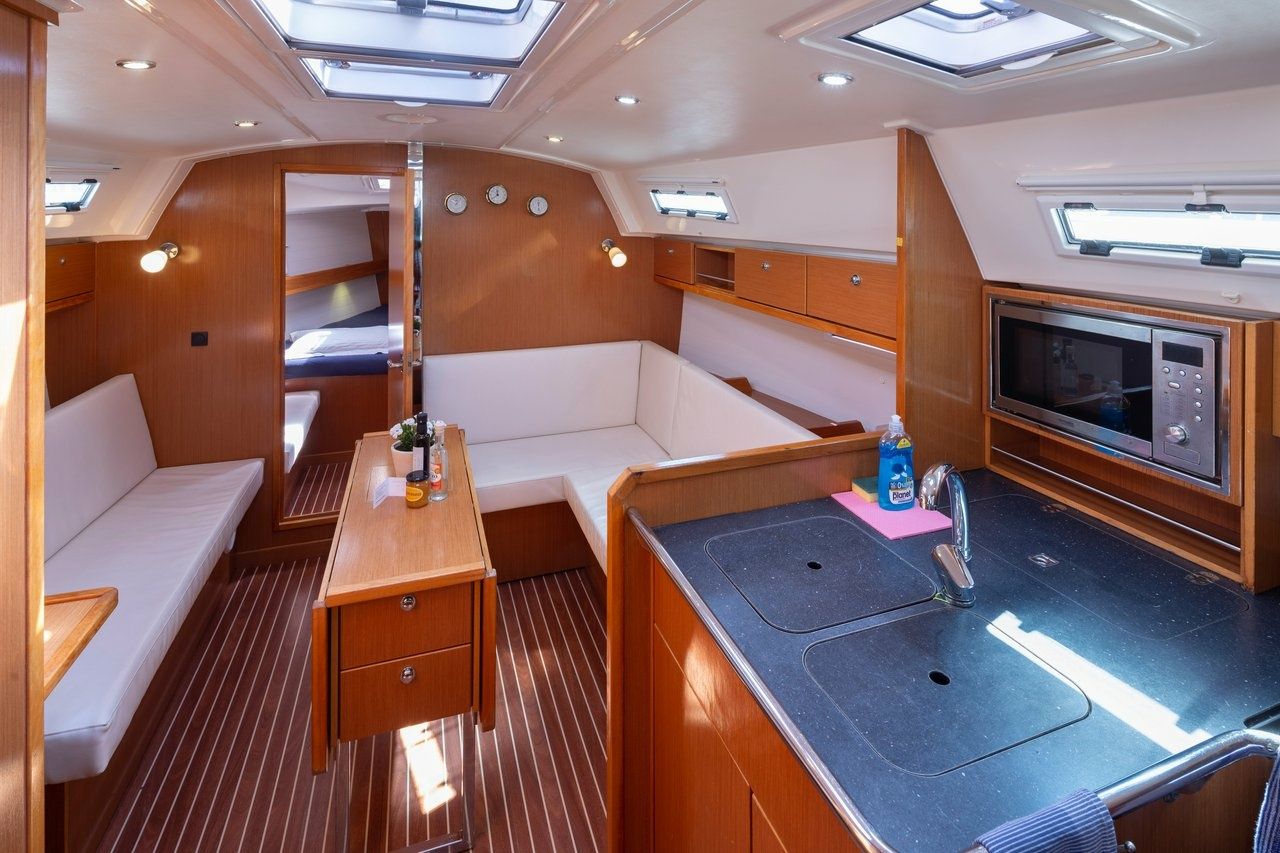 Bavaria Cruiser 36 | Ionio11