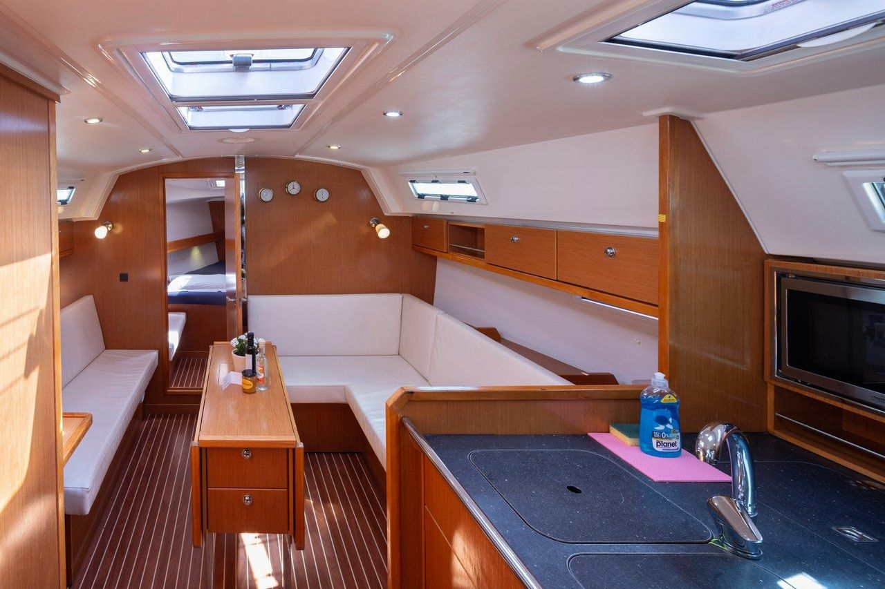 Bavaria Cruiser 36 | Ionio12