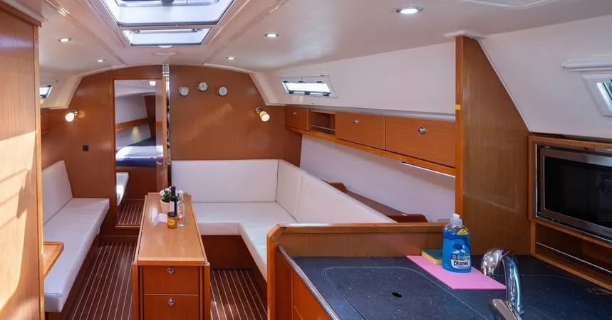 Bavaria Cruiser 36 | Ionio12