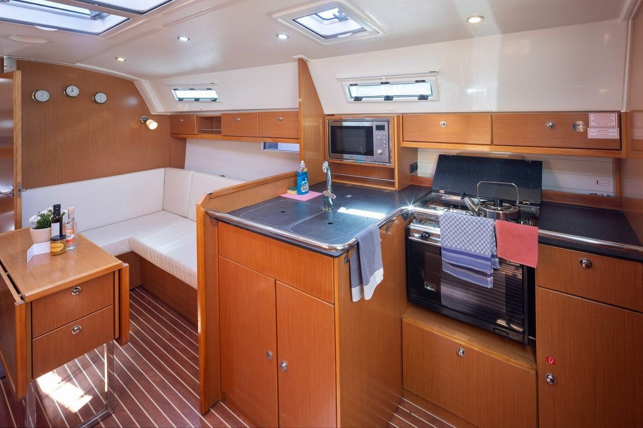 Bavaria Cruiser 36 | Ionio13