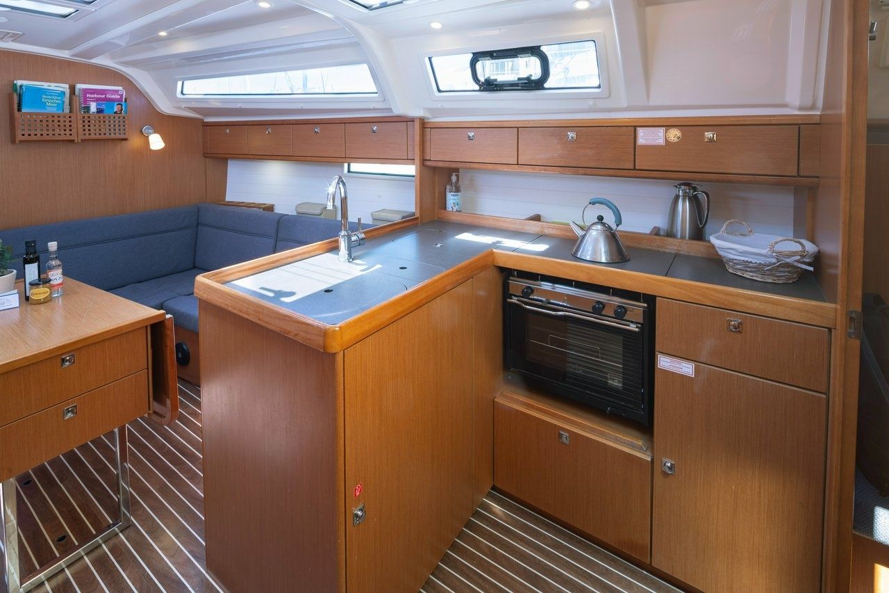 Bavaria Cruiser 37 | Athene