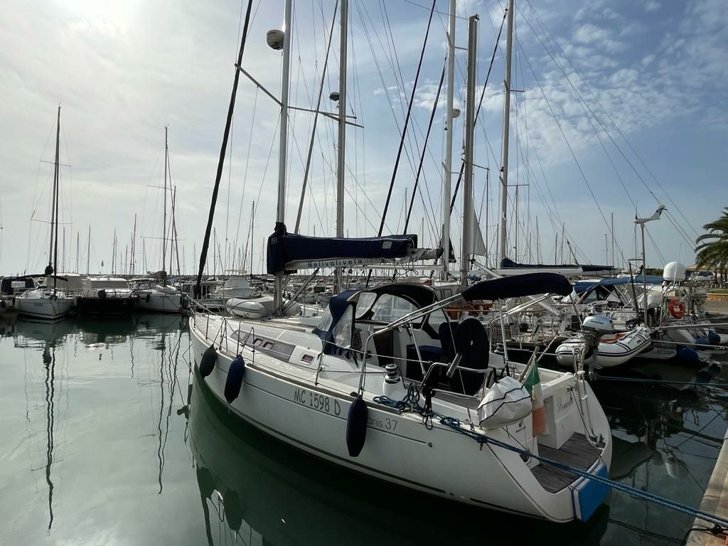 Beneteau Oceanis 37 | Romantica