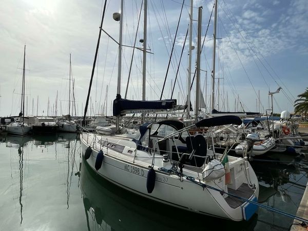Beneteau Oceanis 37 | Romantica