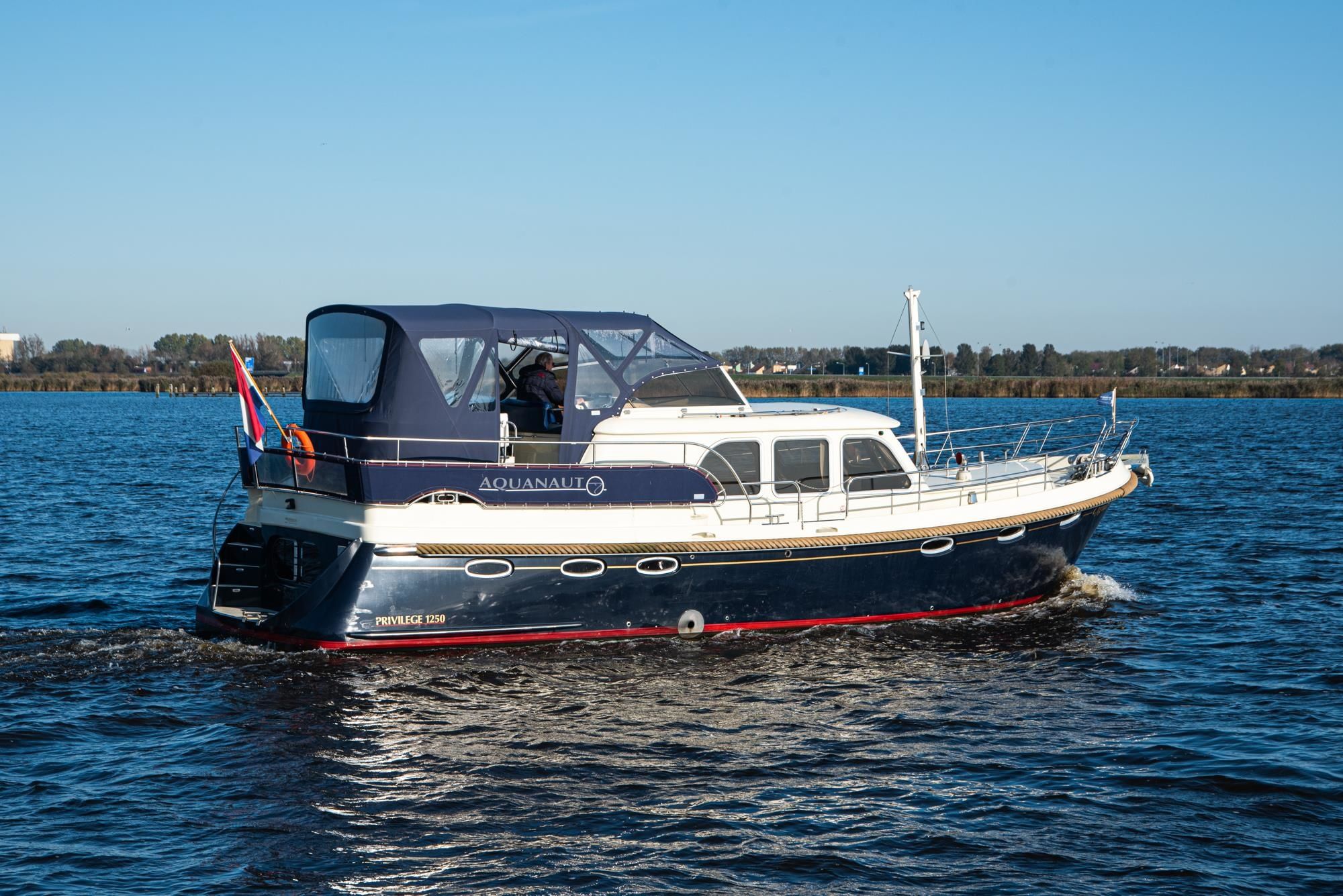 Privilege 1250 | Cygnus