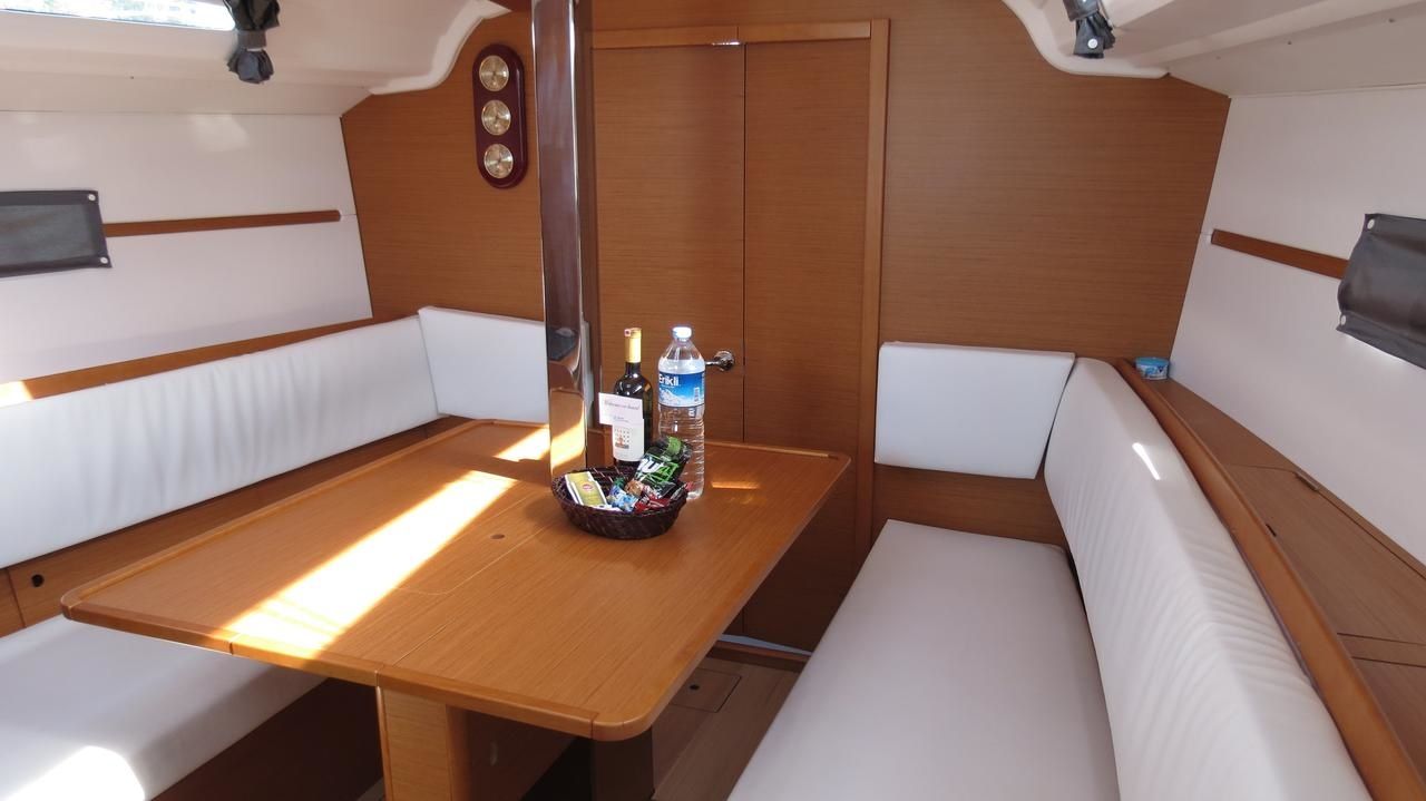 Jeanneau Sun Odyssey 349 | Sarita