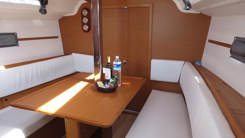 Jeanneau Sun Odyssey 349 | Sarita