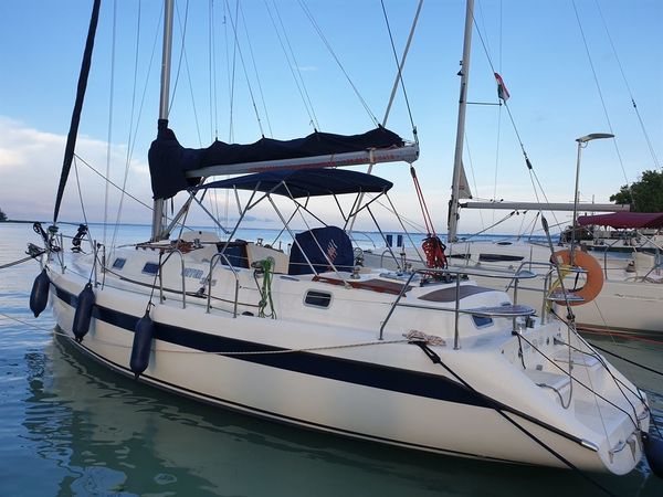 Enter 385 C | Salamon Király