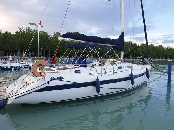 Enter 385 C | Salamon Király