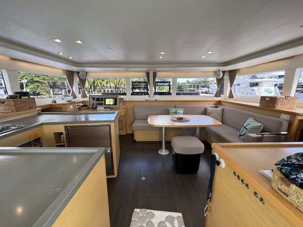 Lagoon 450 F | Somewhere