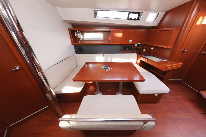 Beneteau Oceanis 45 | Barbarella 2