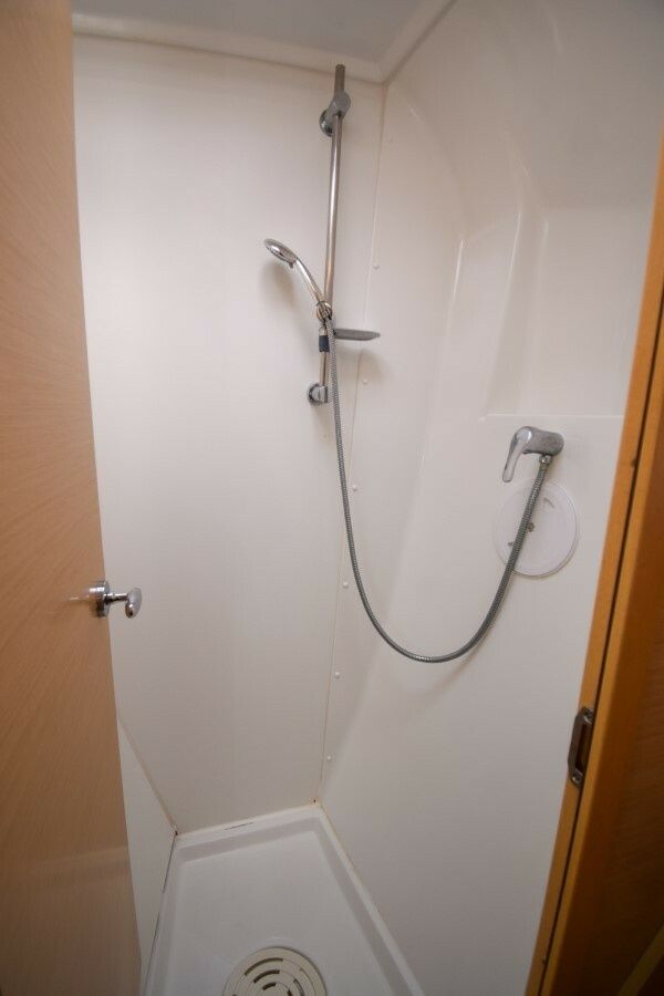 Lagoon 421 | Rain Dogs