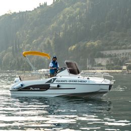 Beneteau Flyer 5.5 | Sun Deck Uno