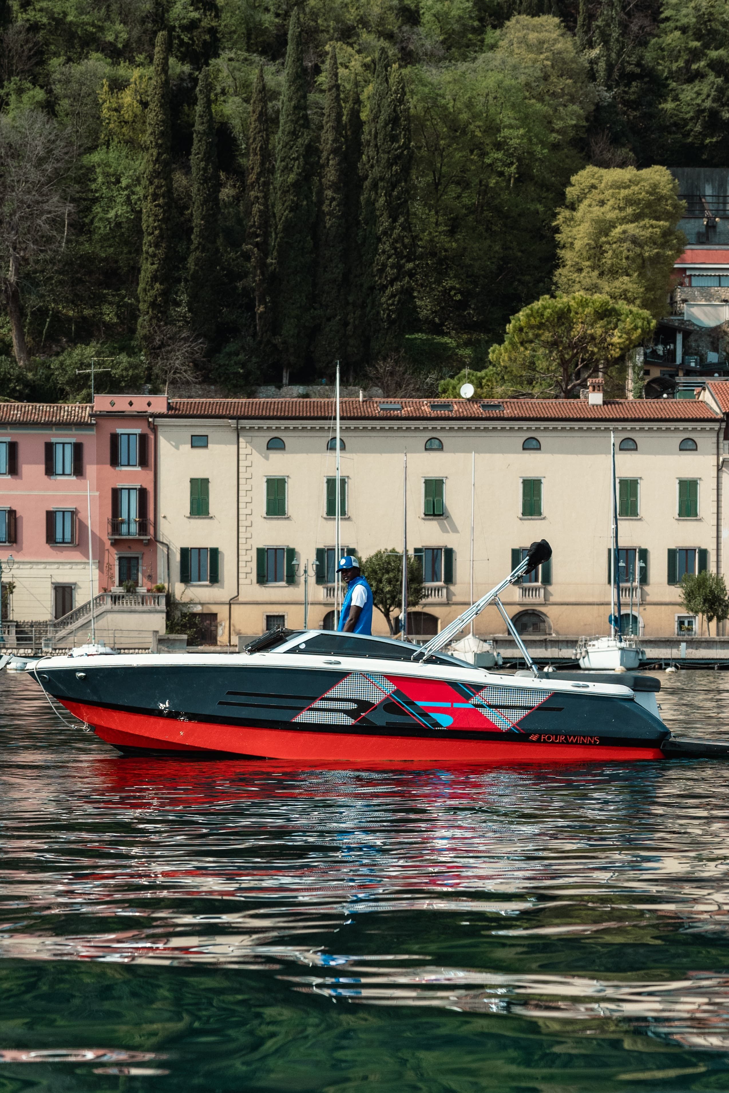 Four Winns 210 RS | Horizon