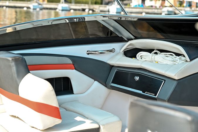 Four Winns 210 RS | Horizon