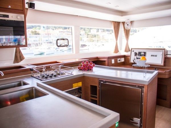 Lagoon 450 F | Dragonfly