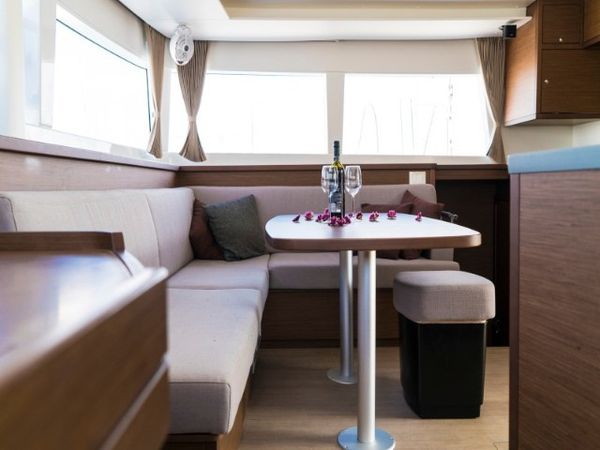 Lagoon 450 F | Dragonfly