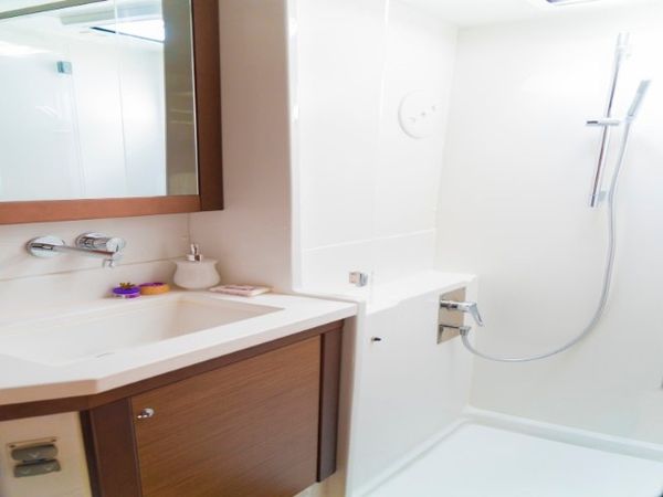 Lagoon 450 F | Dragonfly