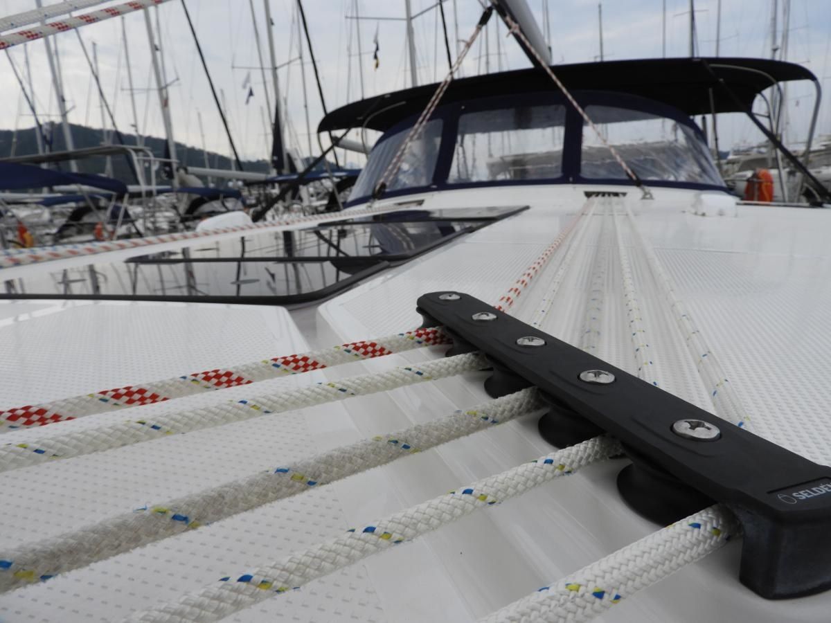 Bavaria Cruiser 51 | Mango