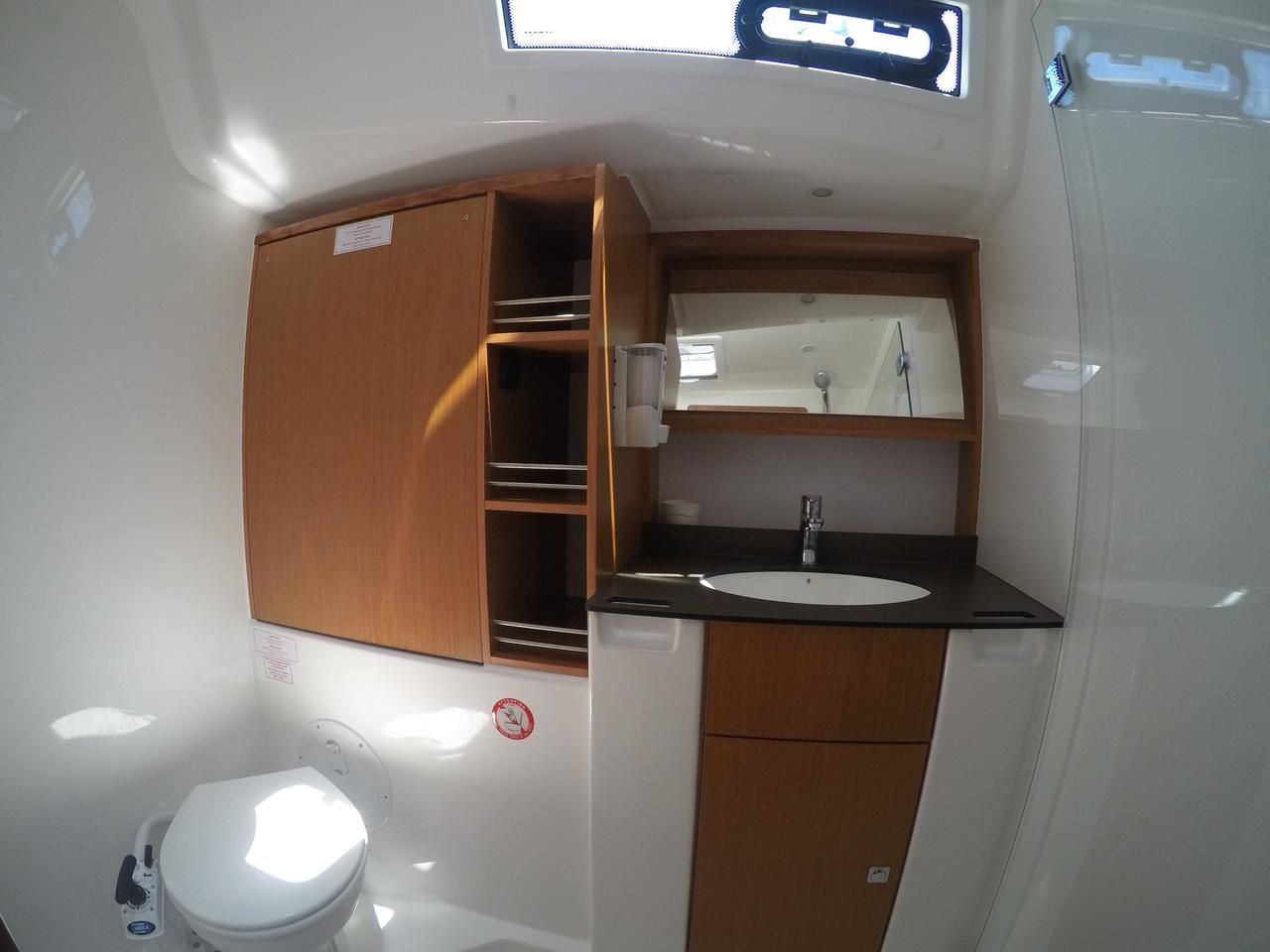 Bavaria Cruiser 51 | Mango