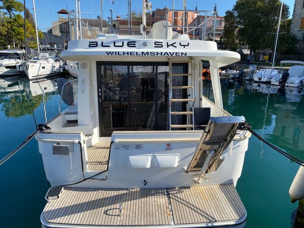 Beneteau Swift Trawler 34 | Blue Sky