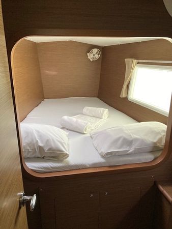 Lagoon 380 S2 | Oscar 3