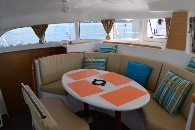 Lagoon 380 S2 | SeaWay