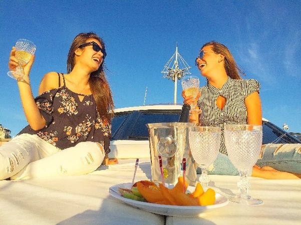 Falcon 76 | Lady Bibi