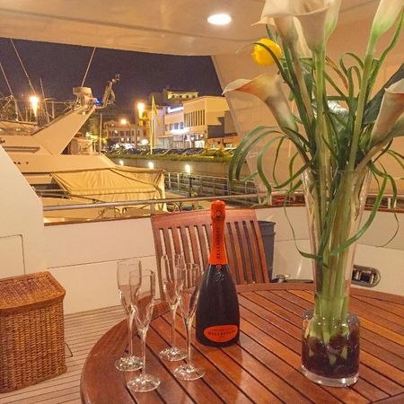 Falcon 76 | Lady Bibi