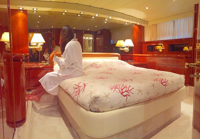 Falcon 76 | Lady Bibi