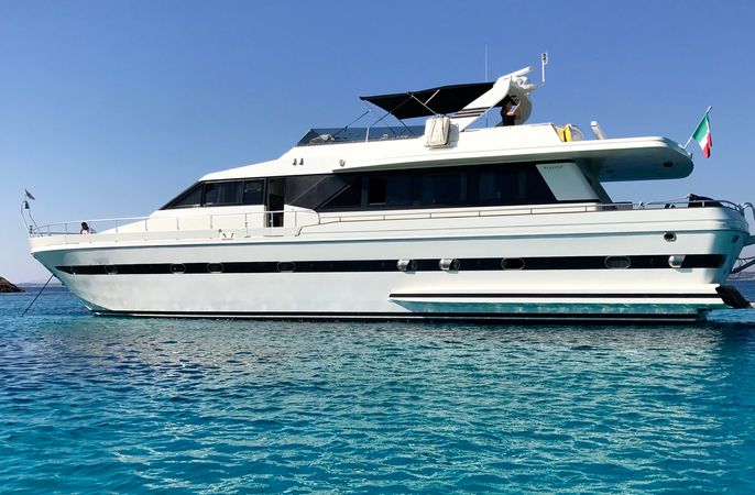 Falcon 76 | Lady Bibi